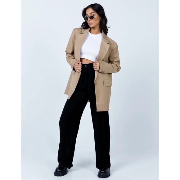 Lioness Blazer - Picture 6 of 13